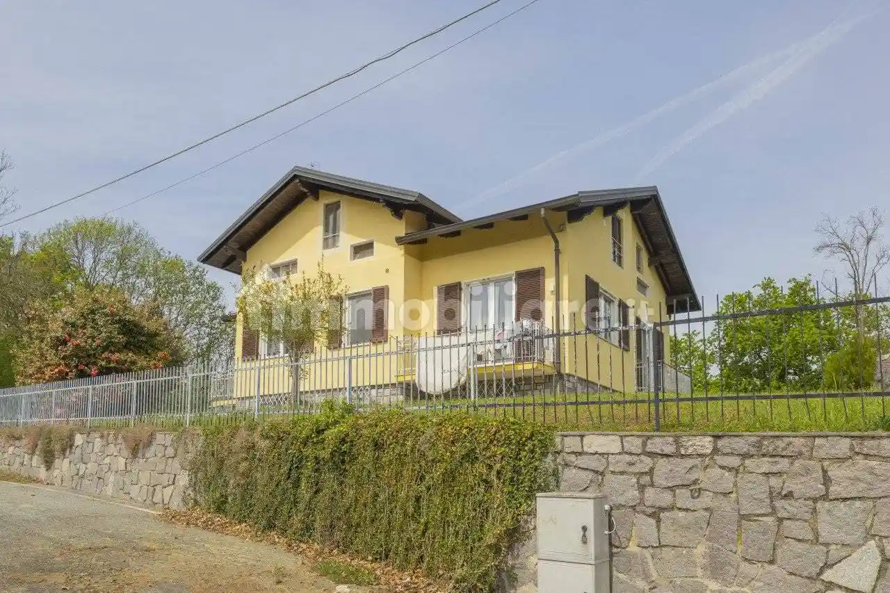 Casa indipendente in vendita a Roasio