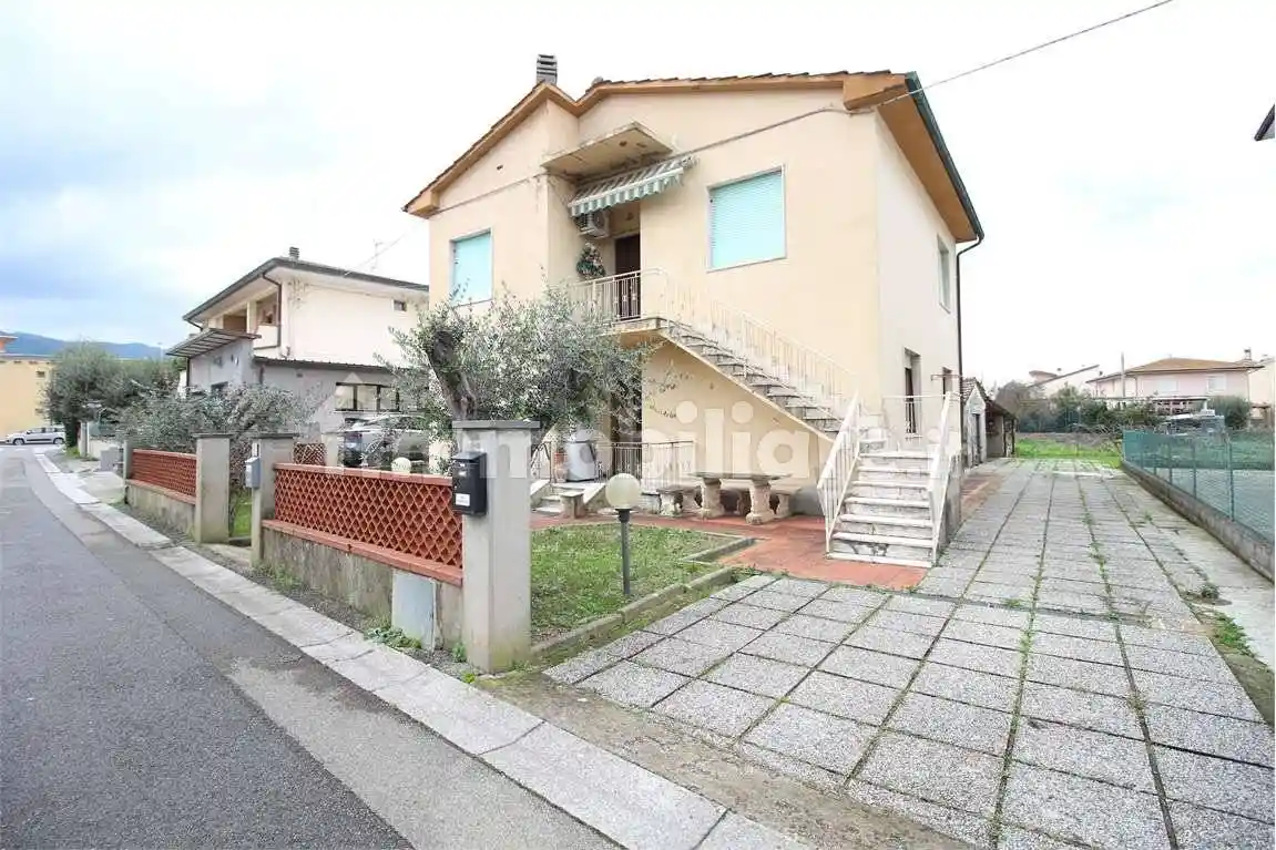 Casa indipendente in vendita a Bientina