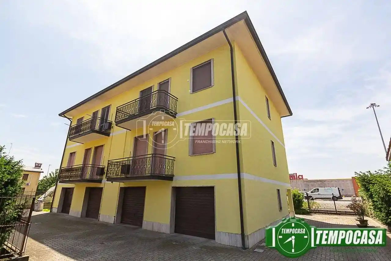 Palazzo - Edificio in vendita a Sant'Angelo Lodigiano