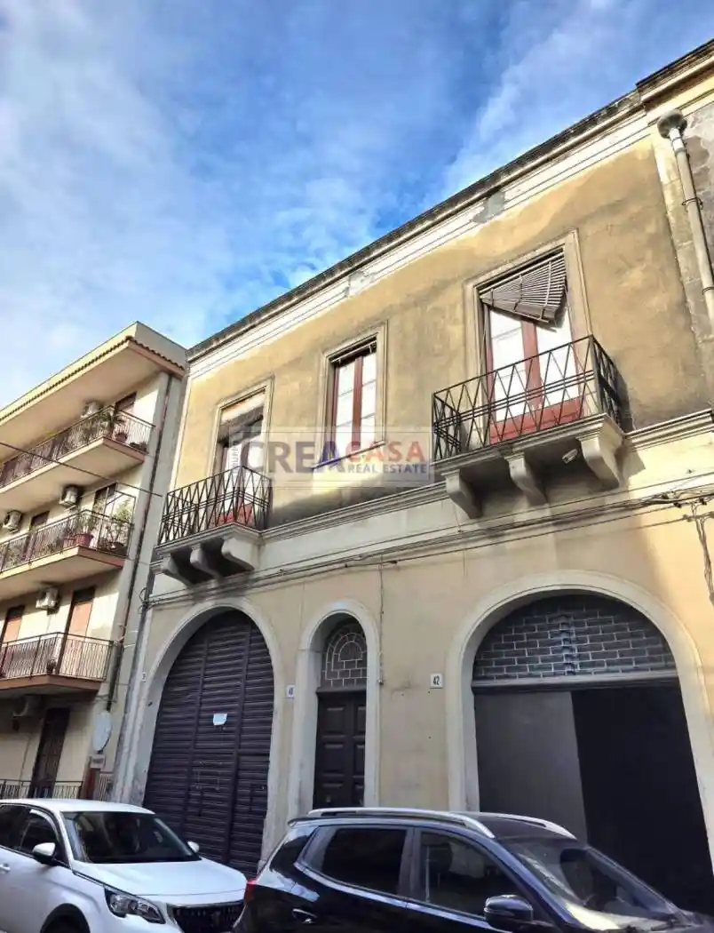 Palazzo - Edificio in vendita a Giarre