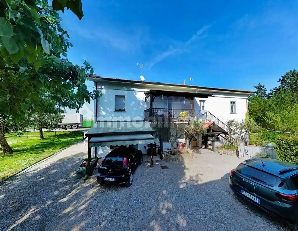 Villa in vendita a Imola