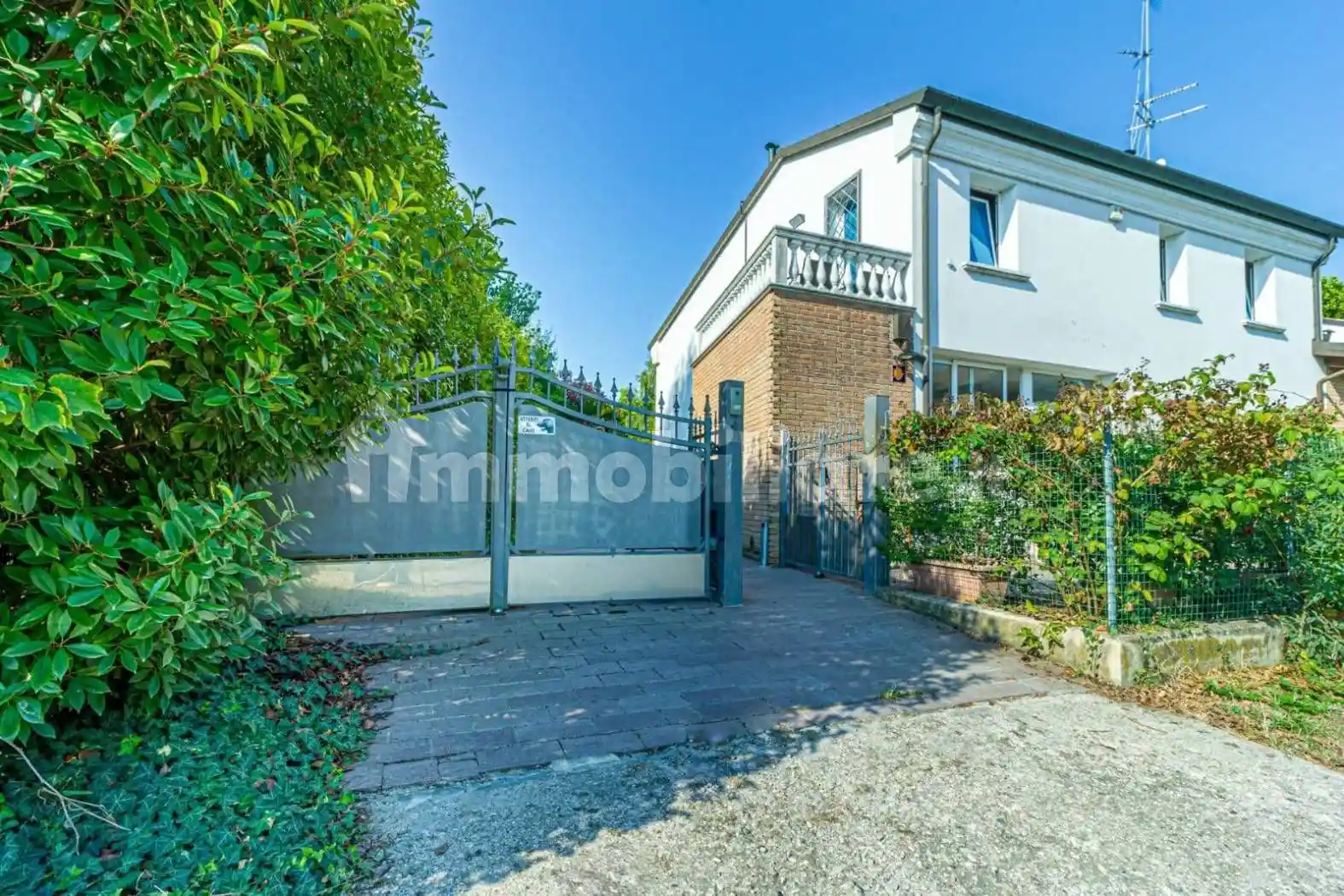 Villa in vendita a Cento