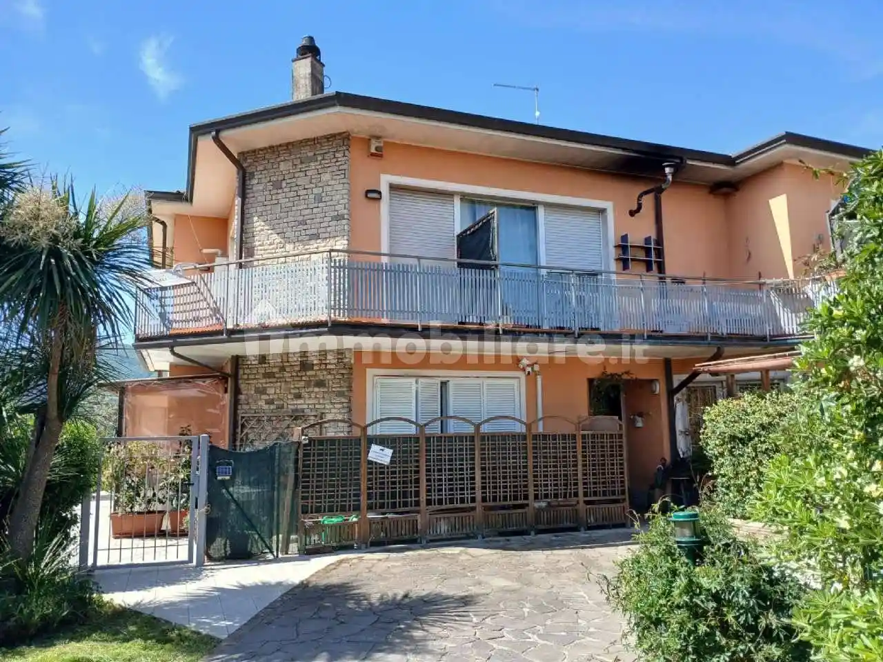 Casa indipendente in vendita a Sarzana