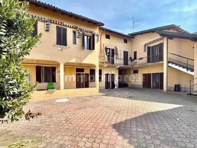 Casa indipendente in vendita a Borgolavezzaro