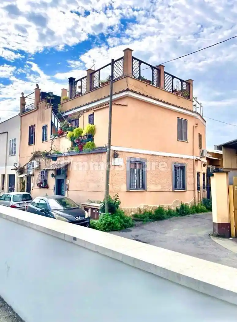 Casa indipendente in vendita a Roma