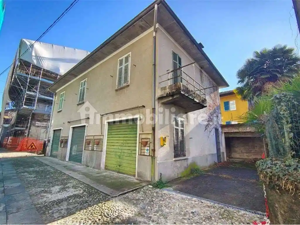 Palazzo - Edificio in vendita a Verbania