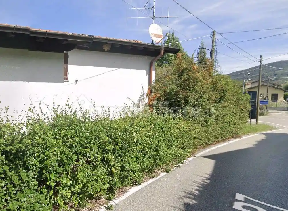 Casa indipendente in vendita a Castelveccana