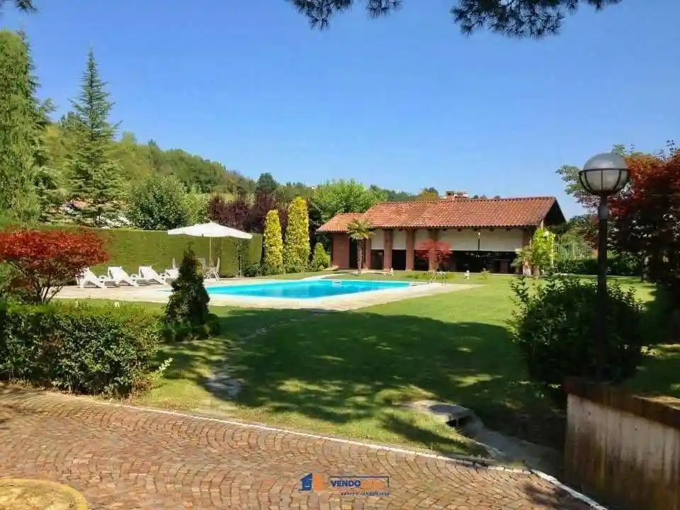 Villa in vendita a Isola d'Asti