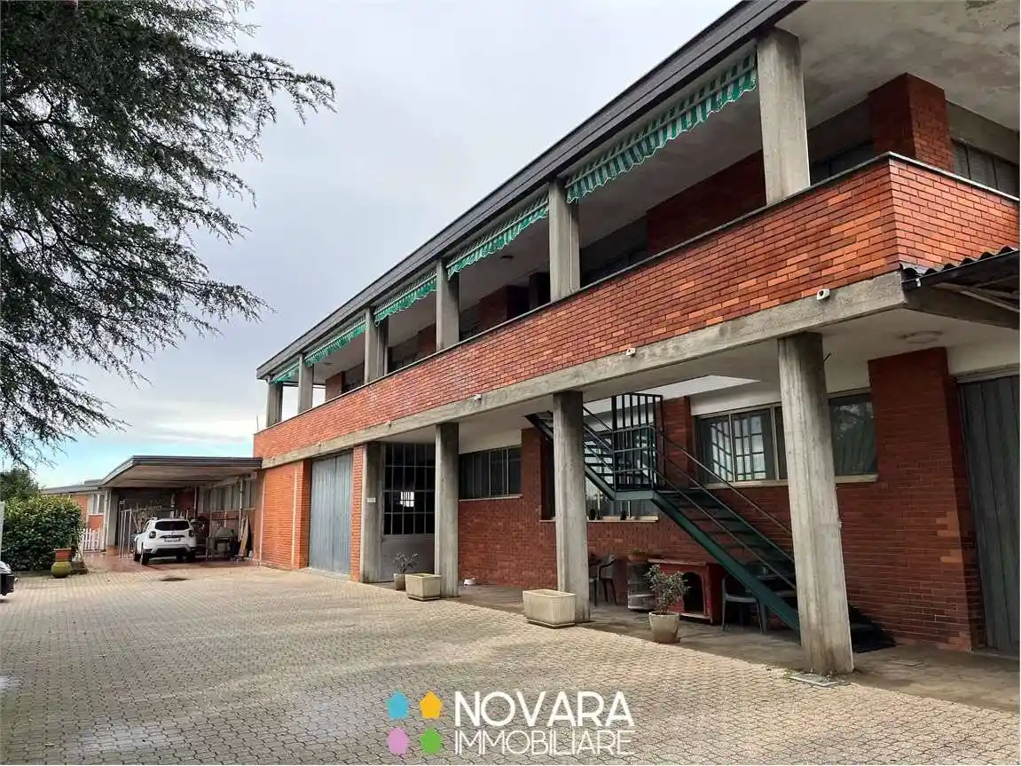 Palazzo - Edificio in vendita a Biandrate