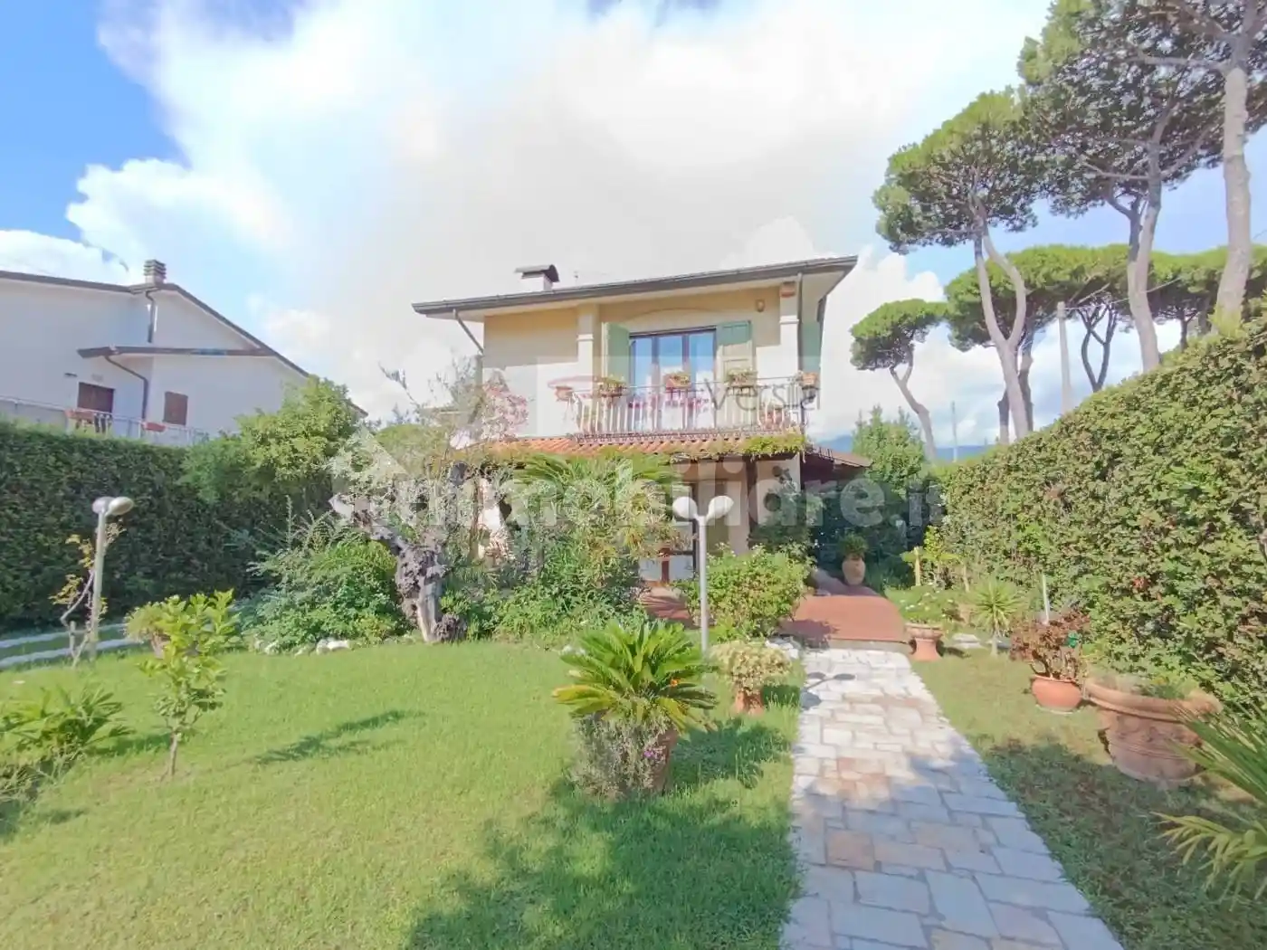 Villa in vendita a Montignoso