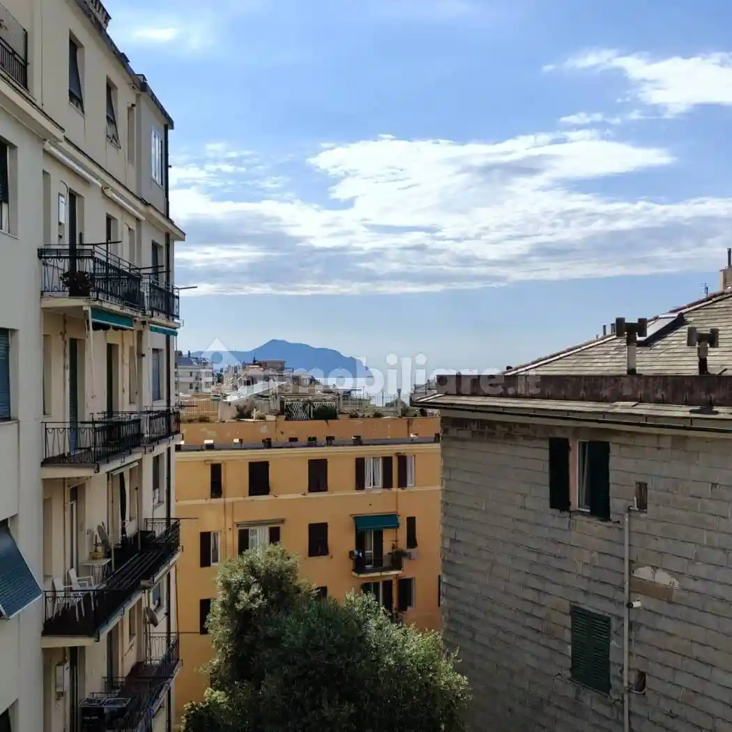 Appartamento in vendita a Genova
