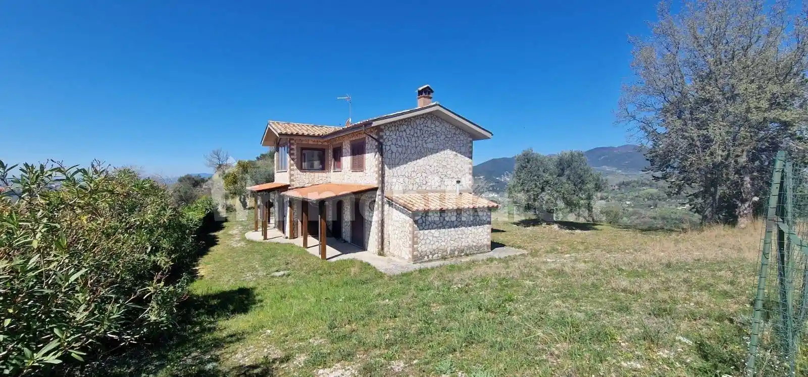 Villa in vendita a Casaprota