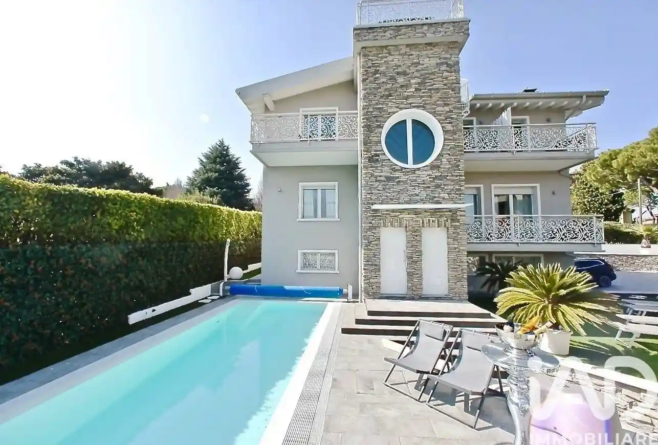 Villa in vendita a Desenzano del Garda