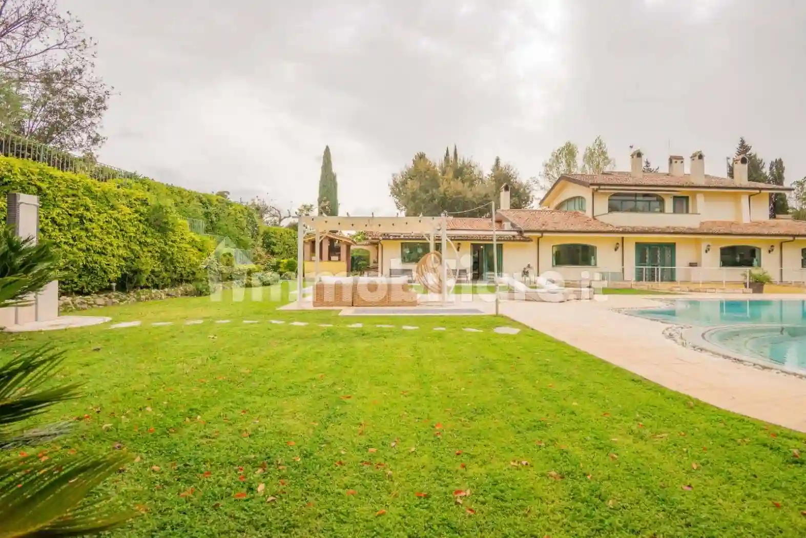 Villa - foto 2