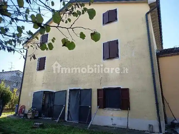 Villa in vendita a Mirandola