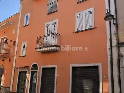 Palazzo - Edificio in vendita a Mondragone