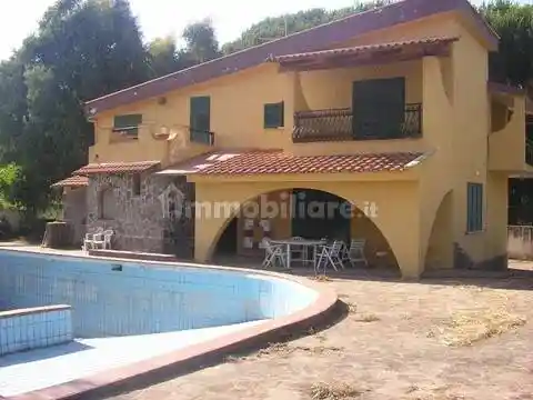 Villa in vendita a Mondragone