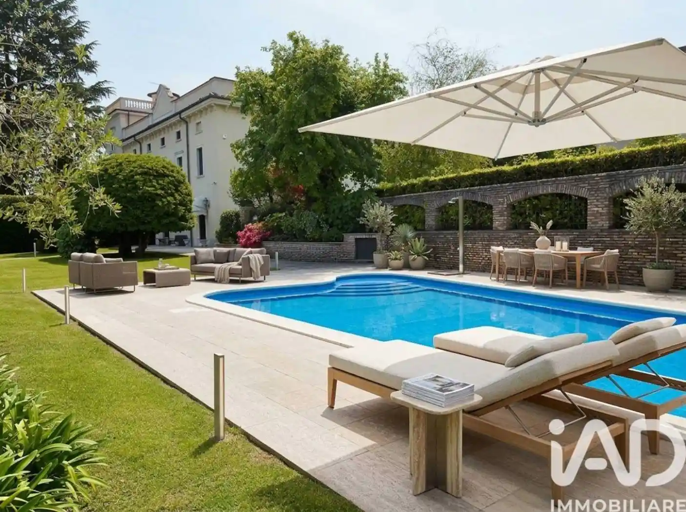 Villa in vendita a Desenzano del Garda