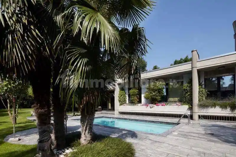 Villa in vendita a Legnano