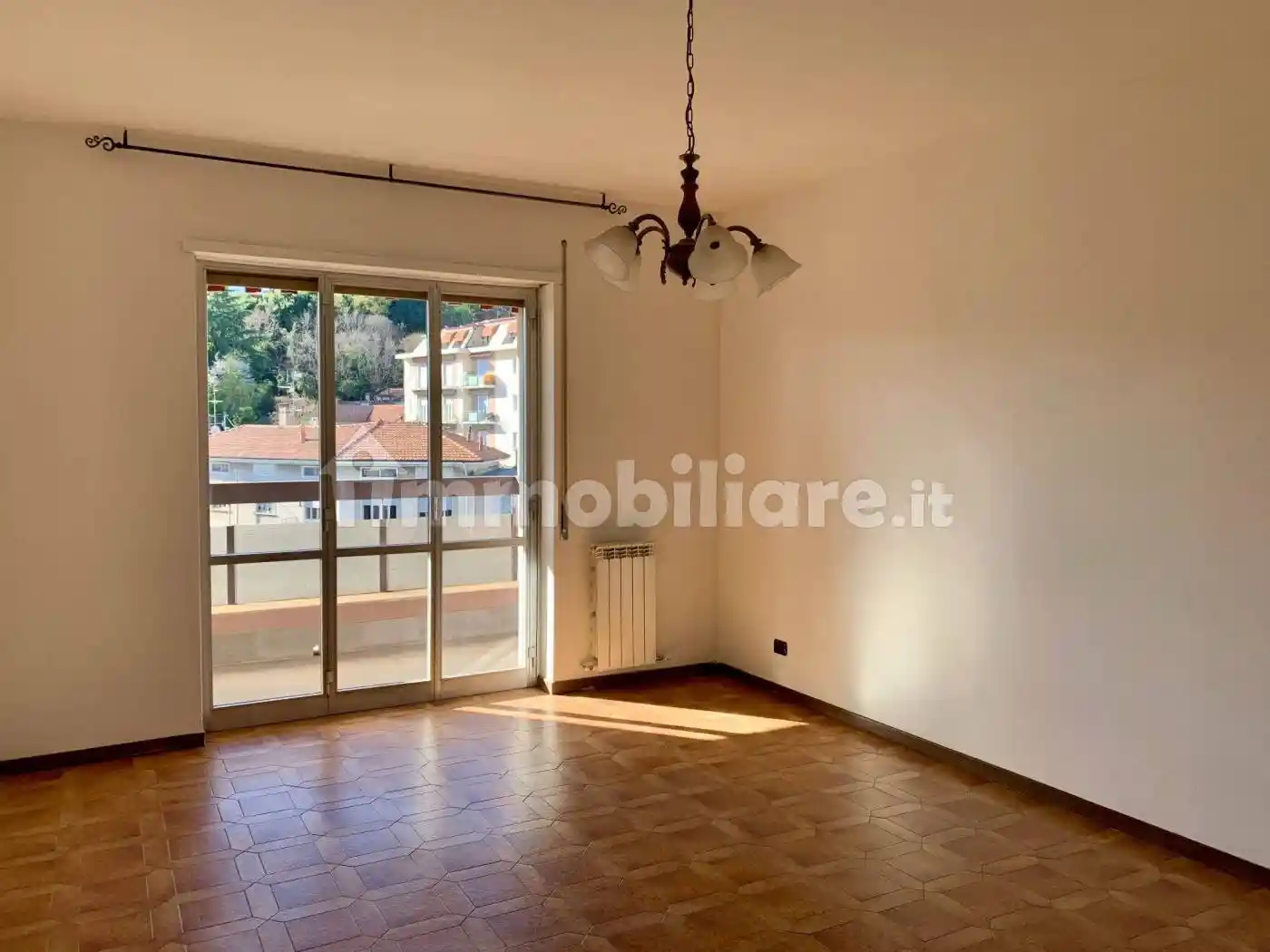 Appartamento in affitto a Montano Lucino