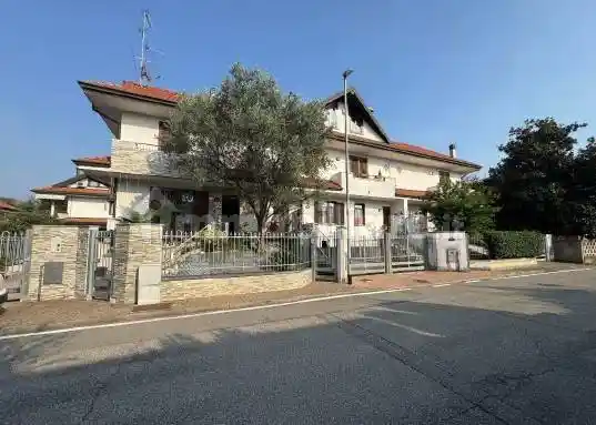 Villetta a schiera in vendita a Marnate