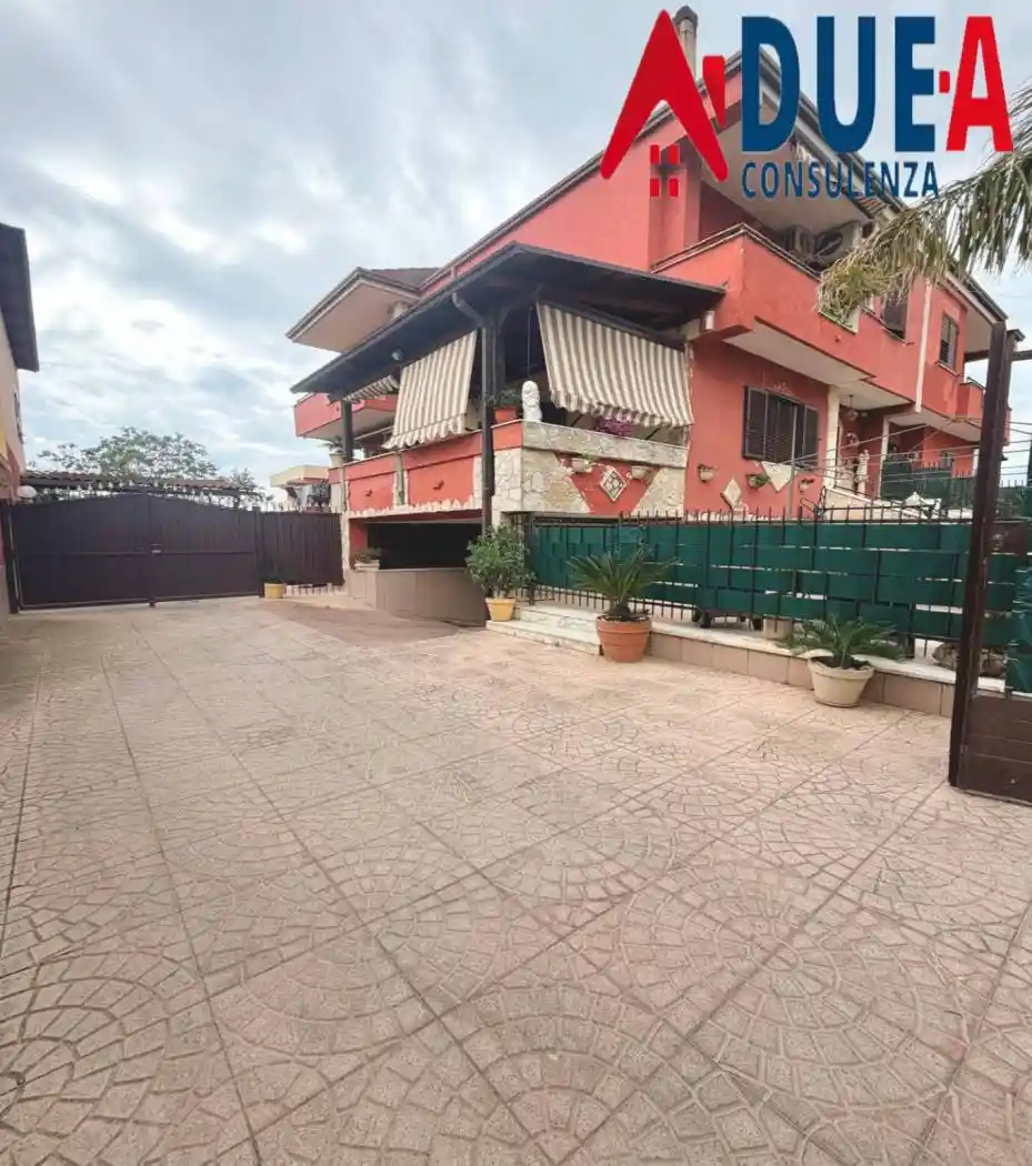 Villetta a schiera in vendita a Giugliano in Campania