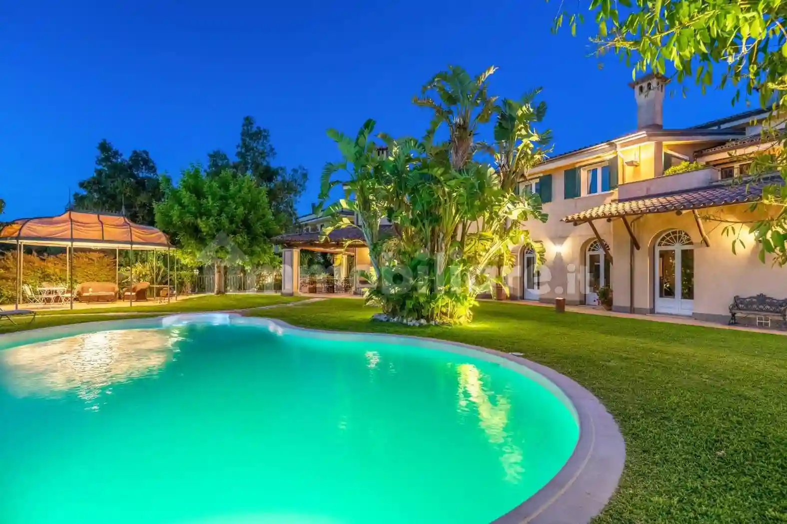 Villa - foto 2