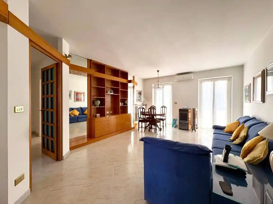 Villa in vendita a La Loggia