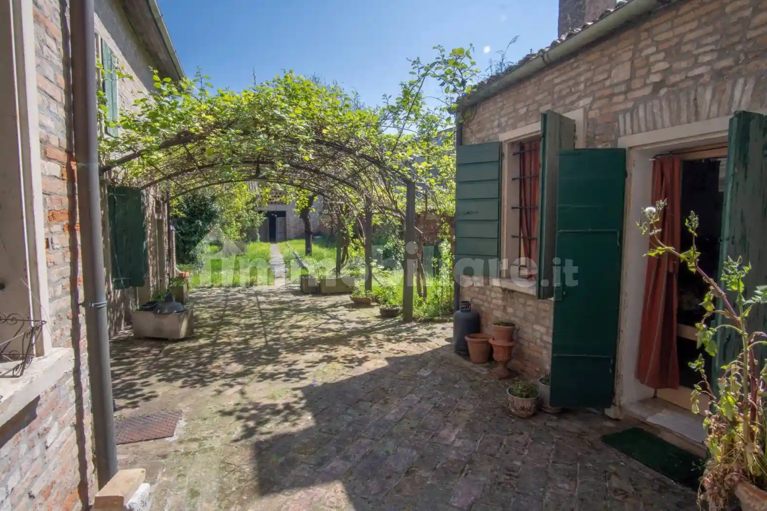 Villa in vendita a Gazzuolo