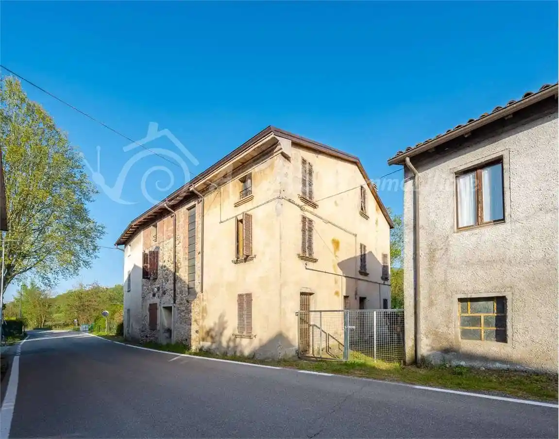 Casa indipendente in vendita a Fornovo di Taro