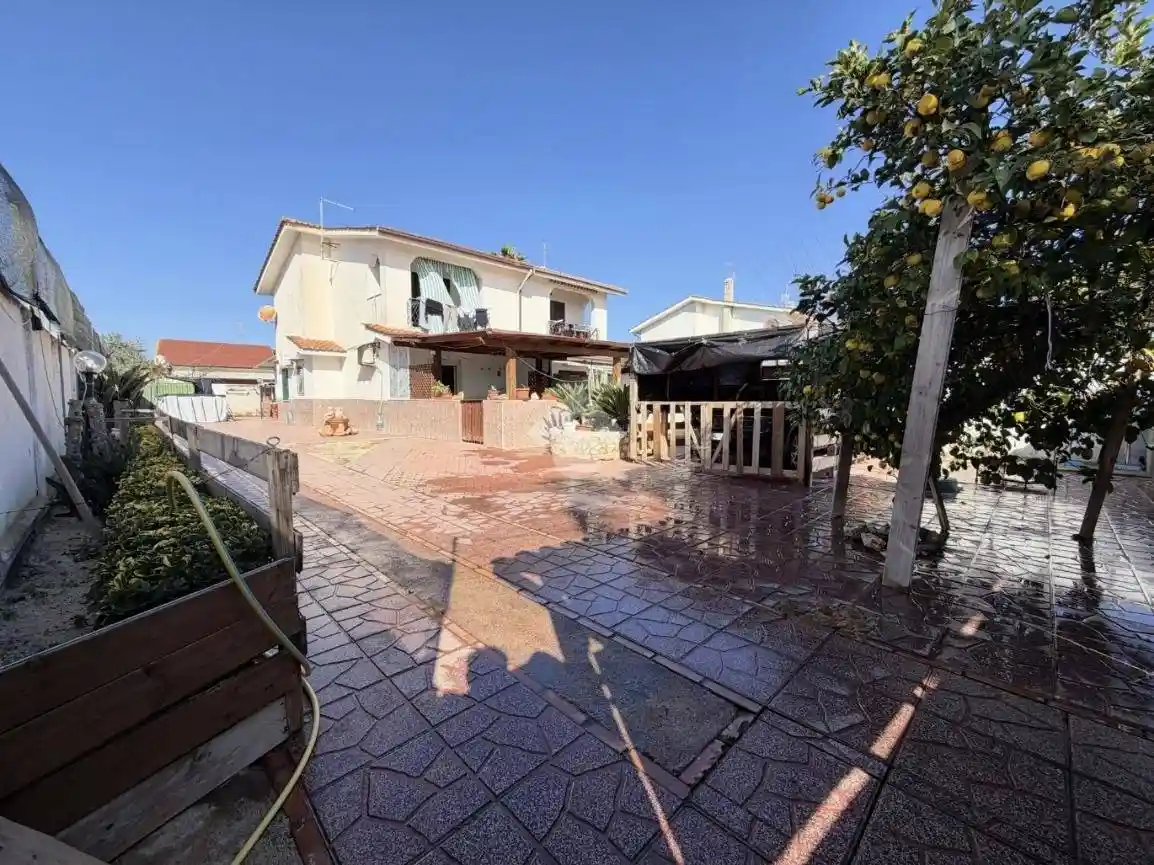 Villa in vendita a Ardea
