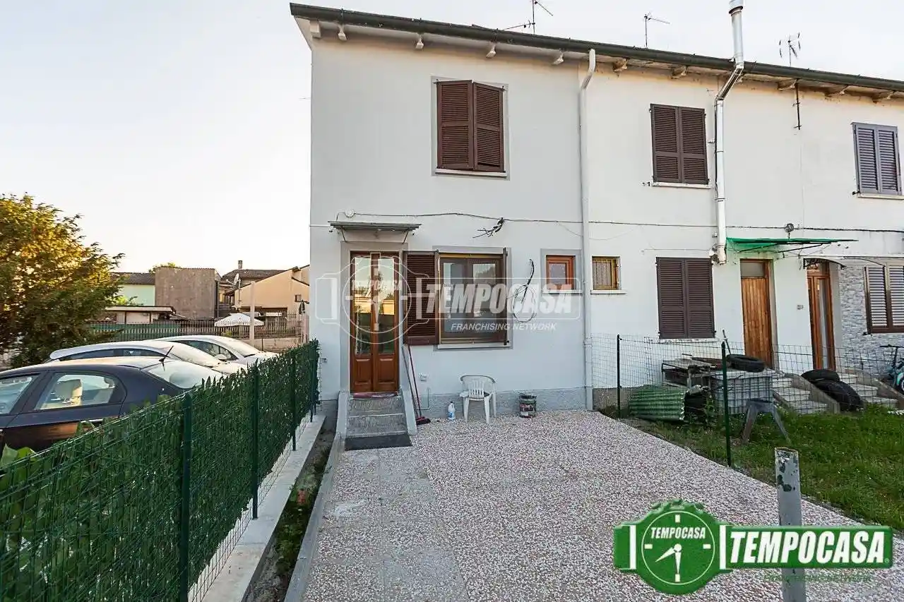 Casa indipendente in vendita a Crespiatica