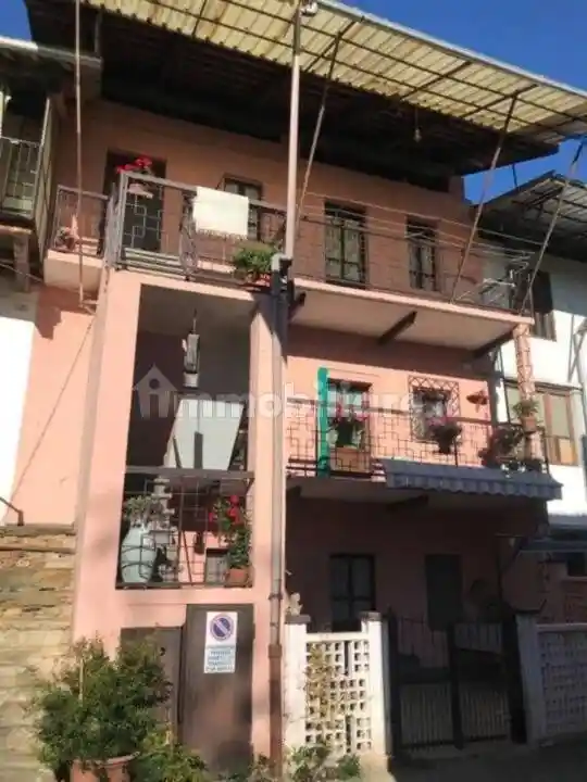 Casa indipendente in vendita a Forno Canavese