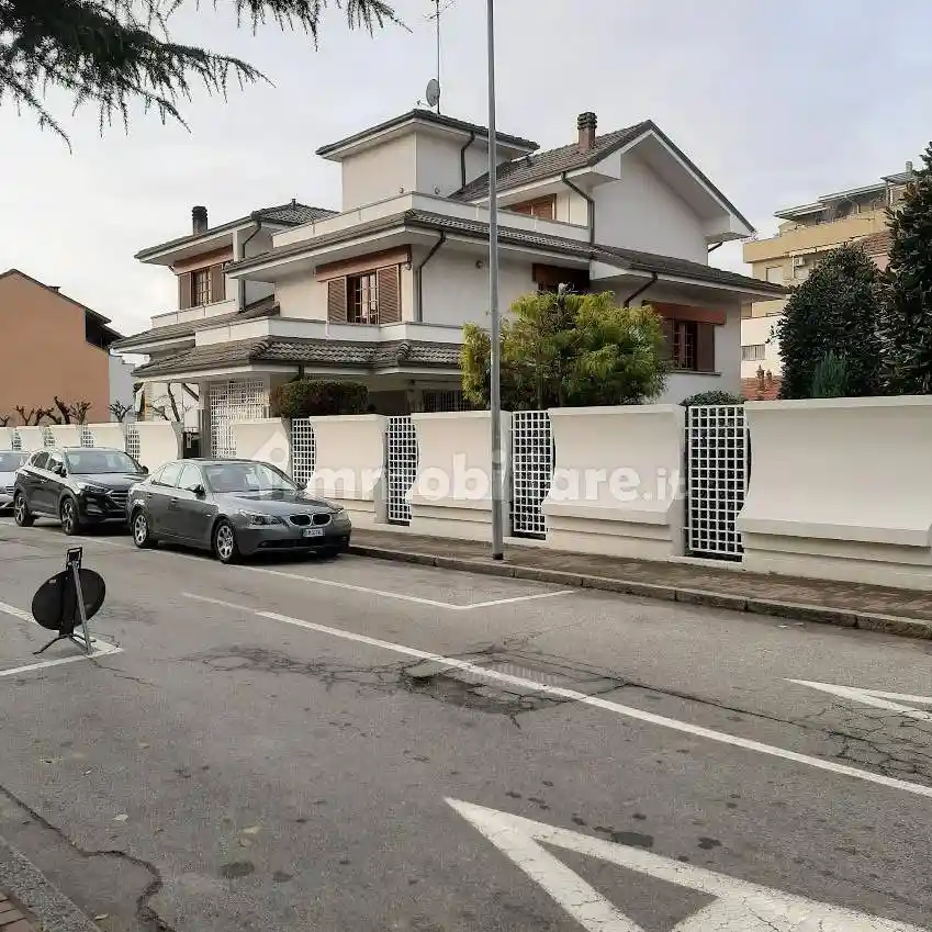 Villa in vendita a Vercelli