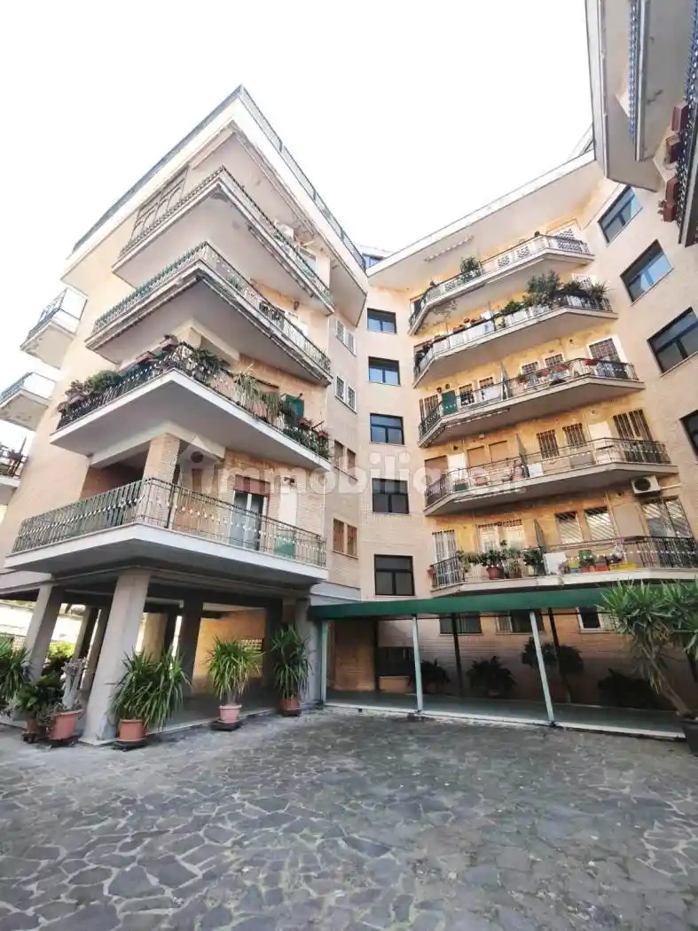 Appartamento in vendita a Roma