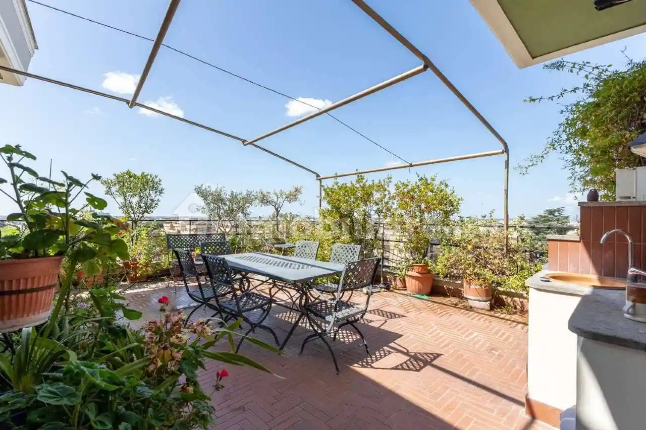 Appartamento in vendita a Roma