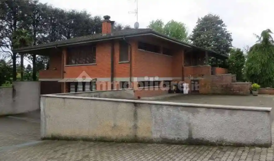 Villa in vendita a Ozzero