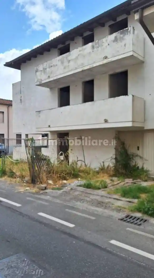 Appartamento in vendita a Lucca