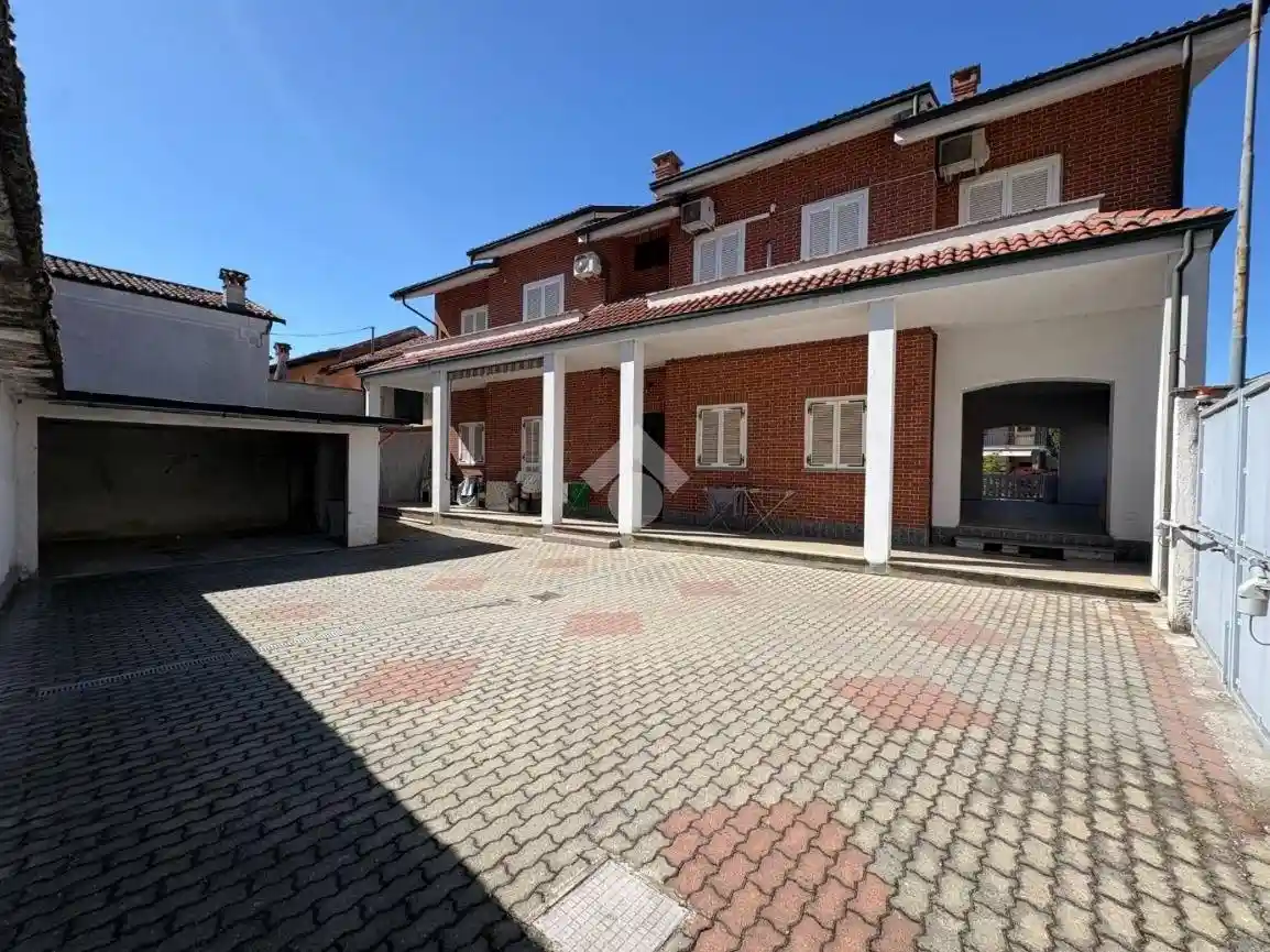 Villa in vendita a La Loggia