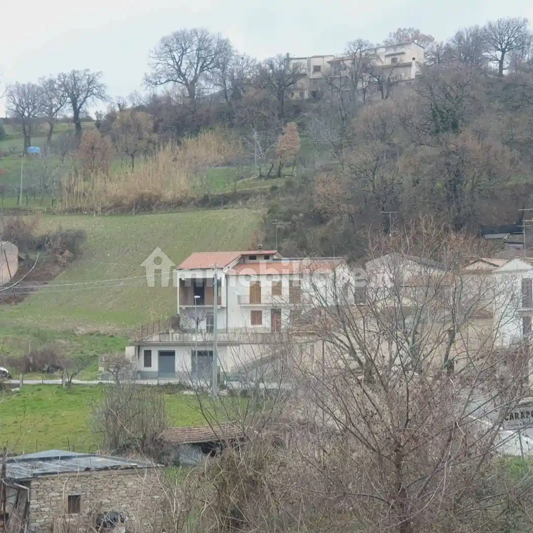 Casa indipendente in vendita a Macchiagodena