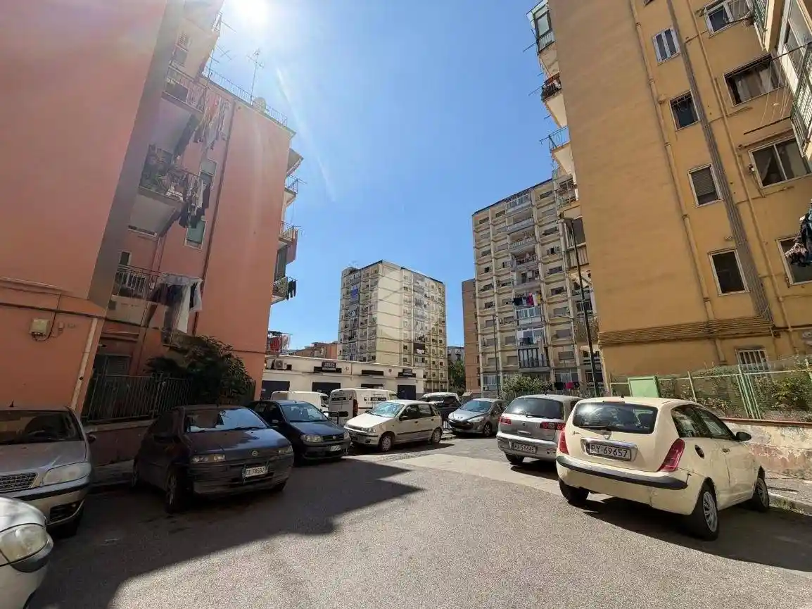 Appartamento in vendita a Napoli