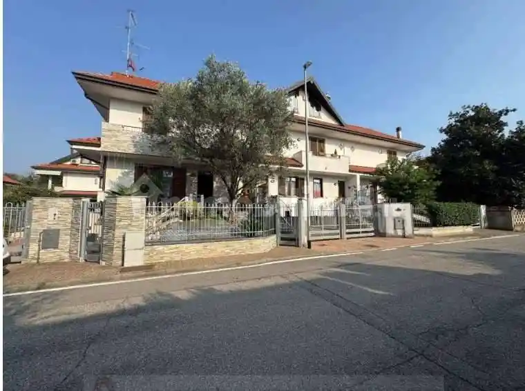 Villetta a schiera in vendita a Marnate
