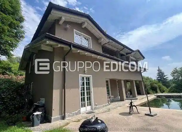 Villa in vendita a Mornago