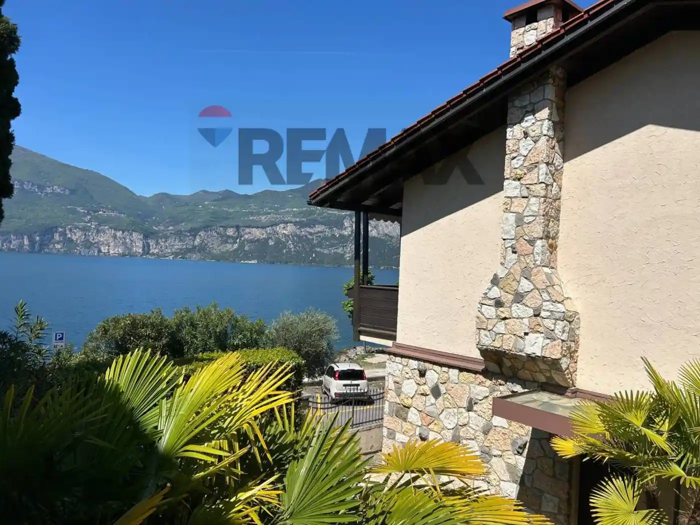 Villa in vendita a Brenzone sul Garda
