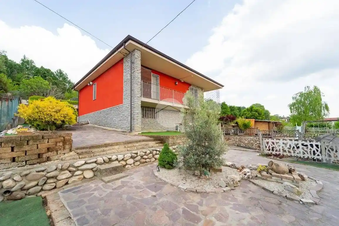 Villa in vendita a Bra