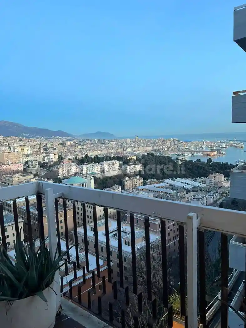 Appartamento in vendita a Genova