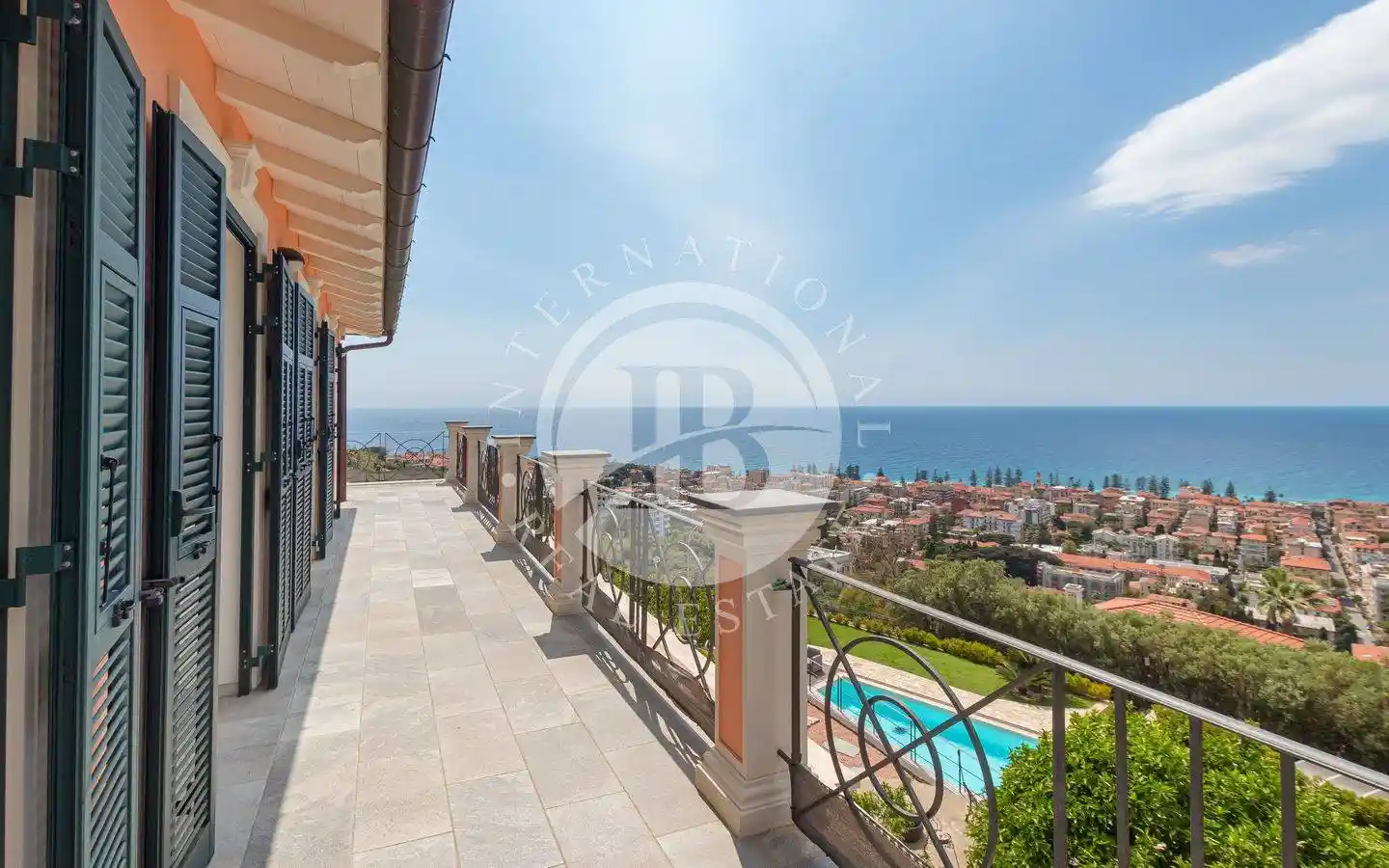 Villa in vendita a Bordighera