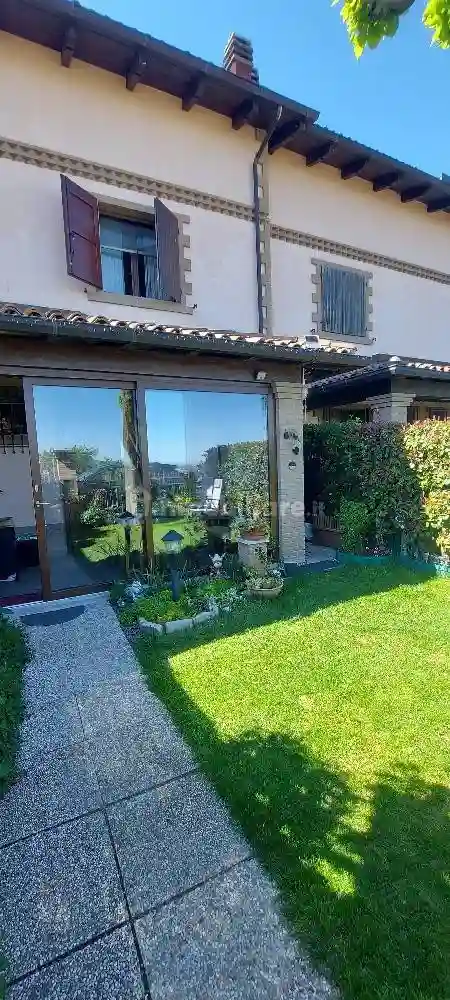 Villetta a schiera - foto 2