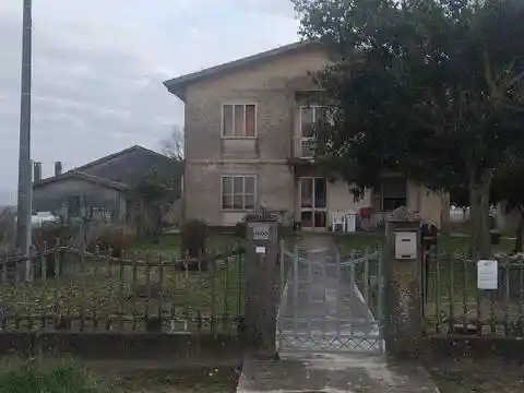 Villa in vendita a Ficarolo