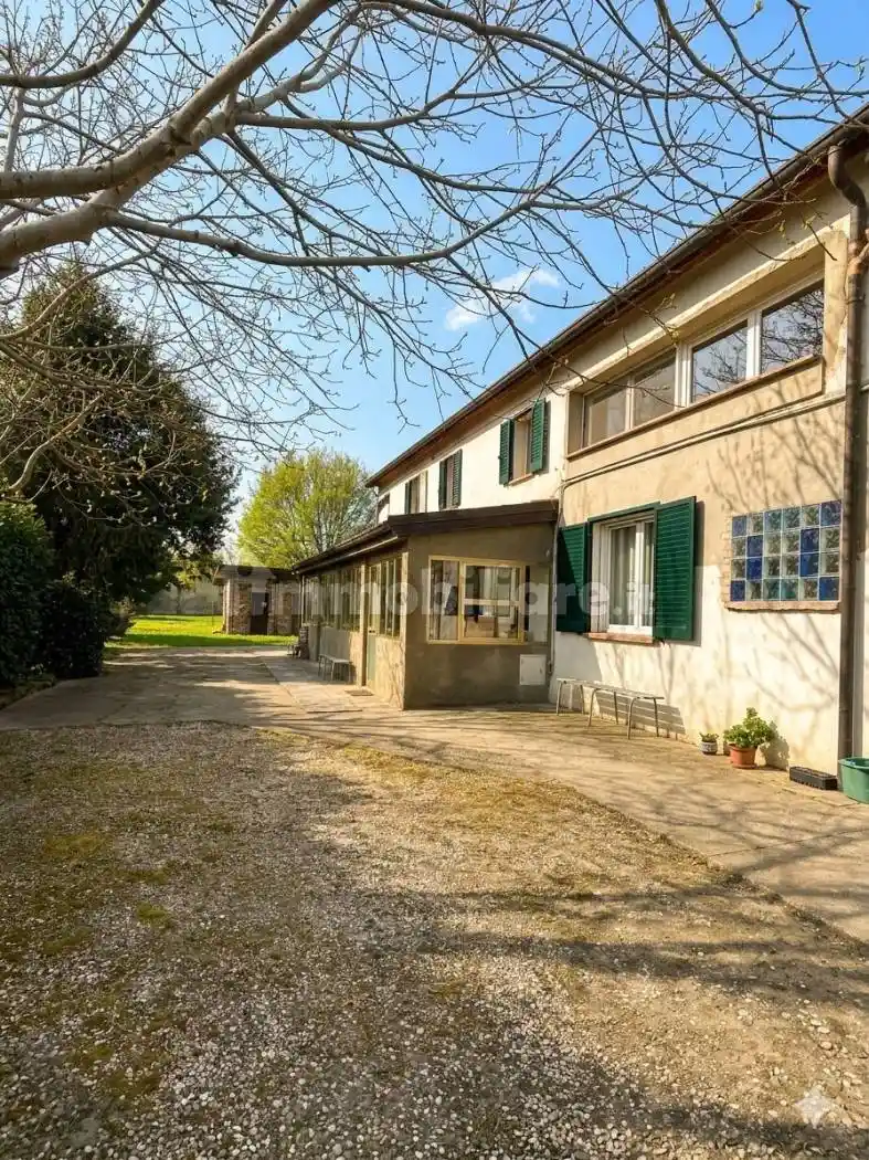 Rustico - Casale in vendita a Jolanda di Savoia